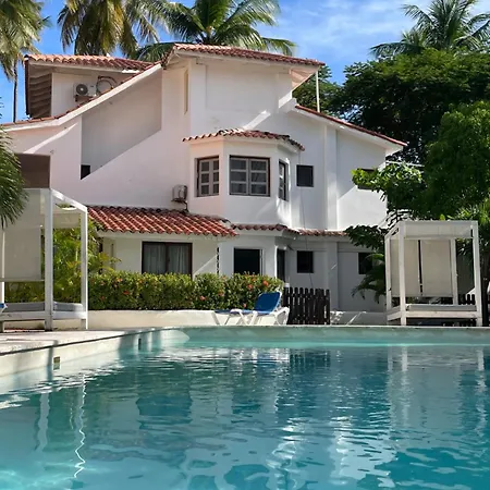 Refugio Costa Amare Pool Residence Los Corales